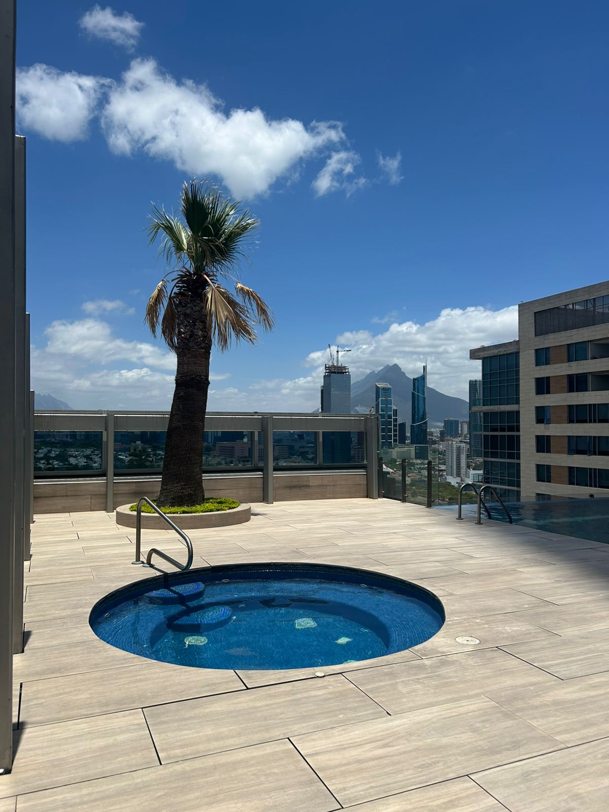 Departamento Renta Amueblado – Torre KOI, San Pedro Garza García, N.L.
