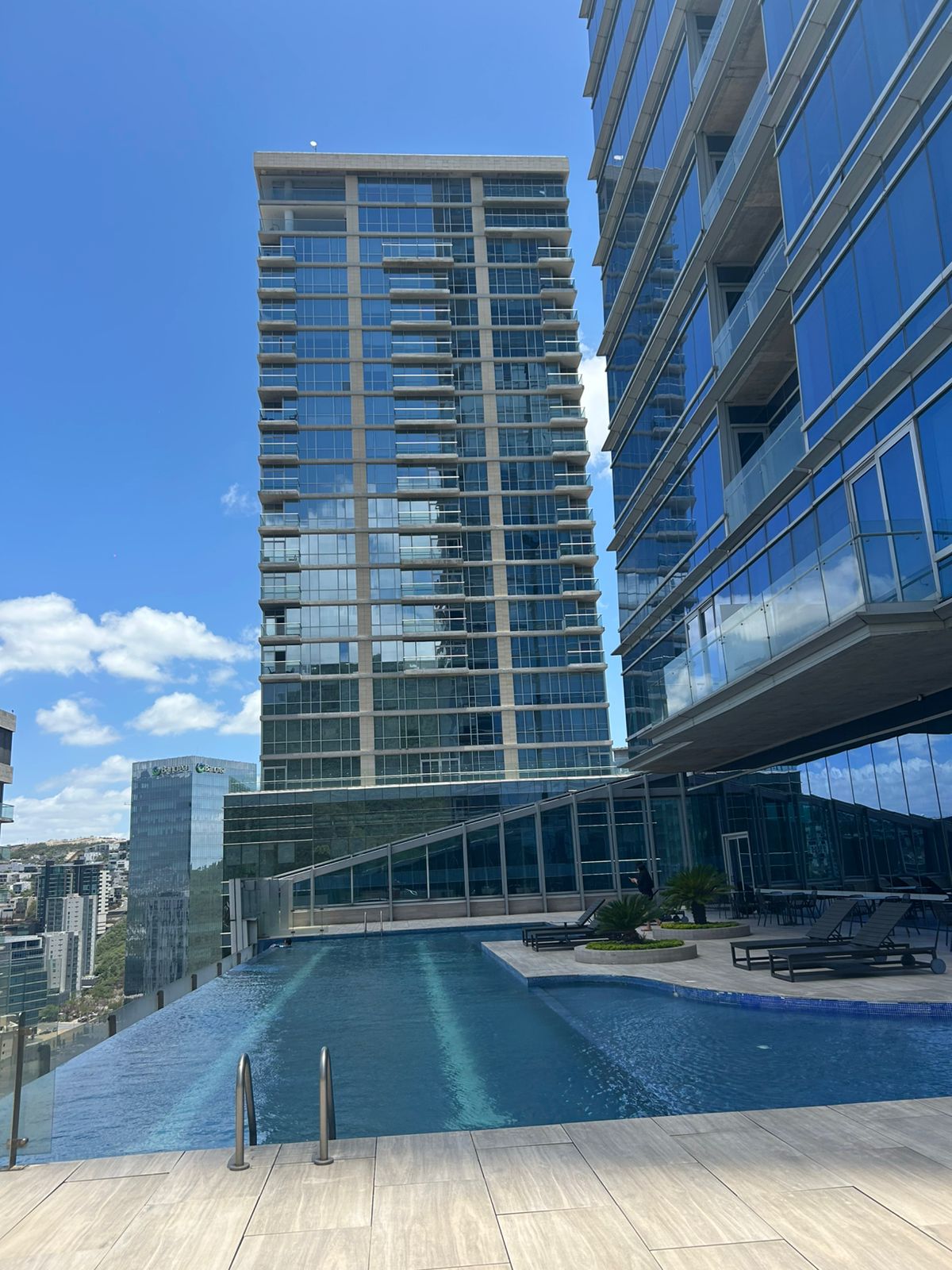 Departamento Renta Amueblado – Torre KOI, San Pedro Garza García, N.L.
