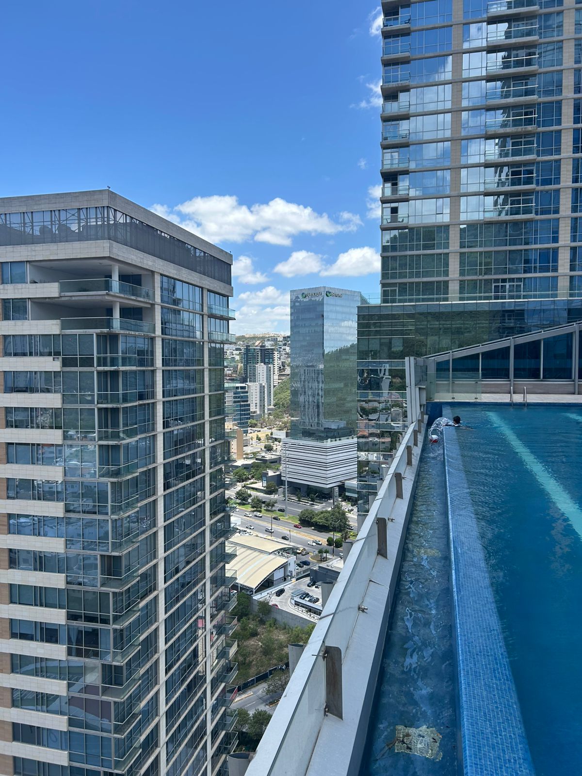 Departamento Renta Amueblado – Torre KOI, San Pedro Garza García, N.L.