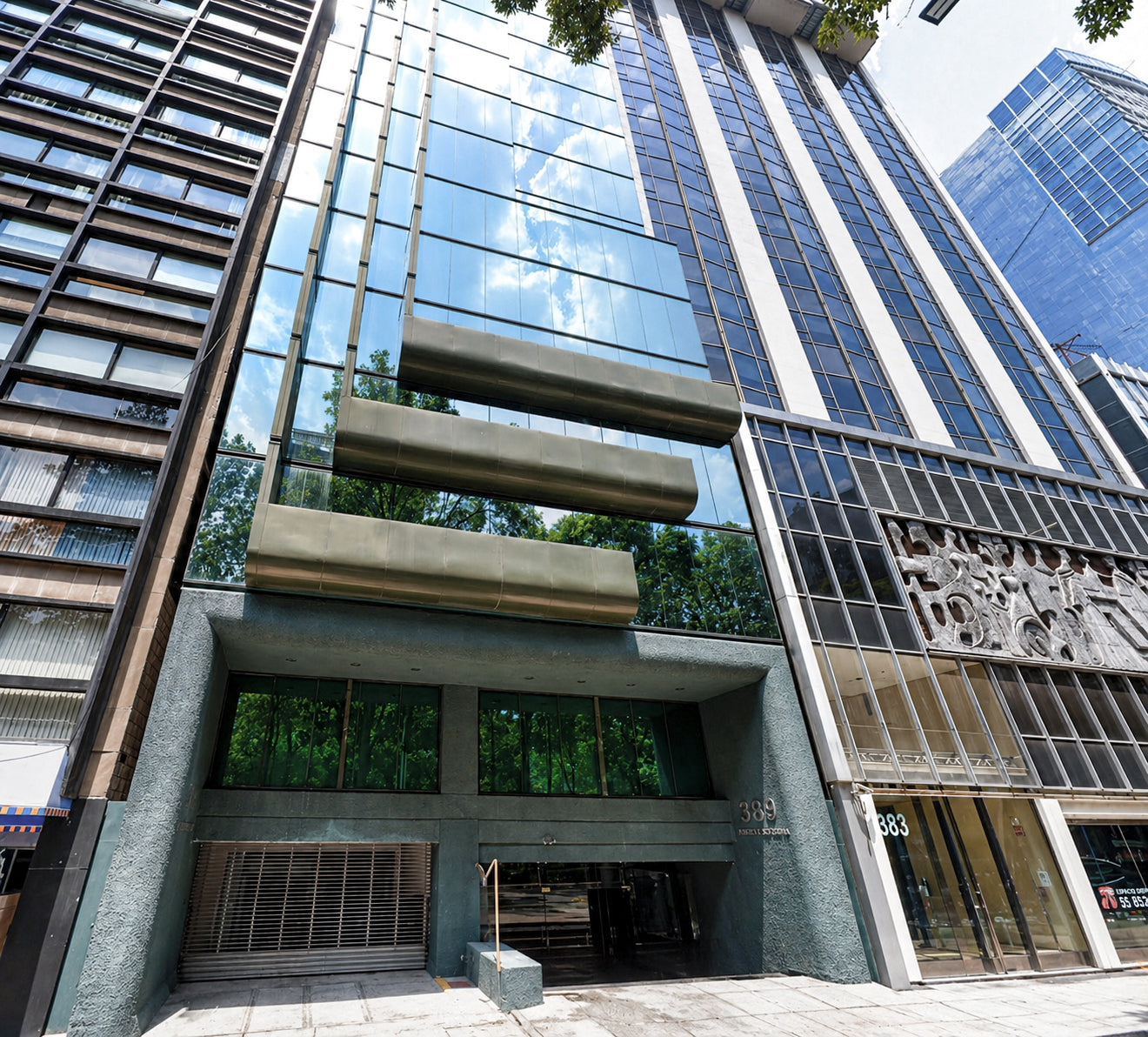 OFICINA ACONDICIONADA EN RENTA Y VENTA – PASEO DE LA REFORMA 389, CUAUHTÉMOC