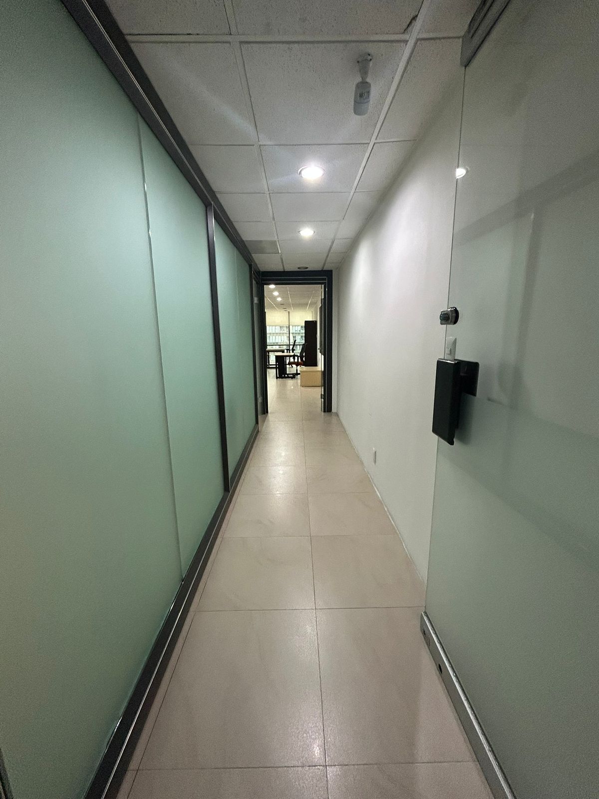 OFICINA ACONDICIONADA EN RENTA Y VENTA – PASEO DE LA REFORMA 389, CUAUHTÉMOC